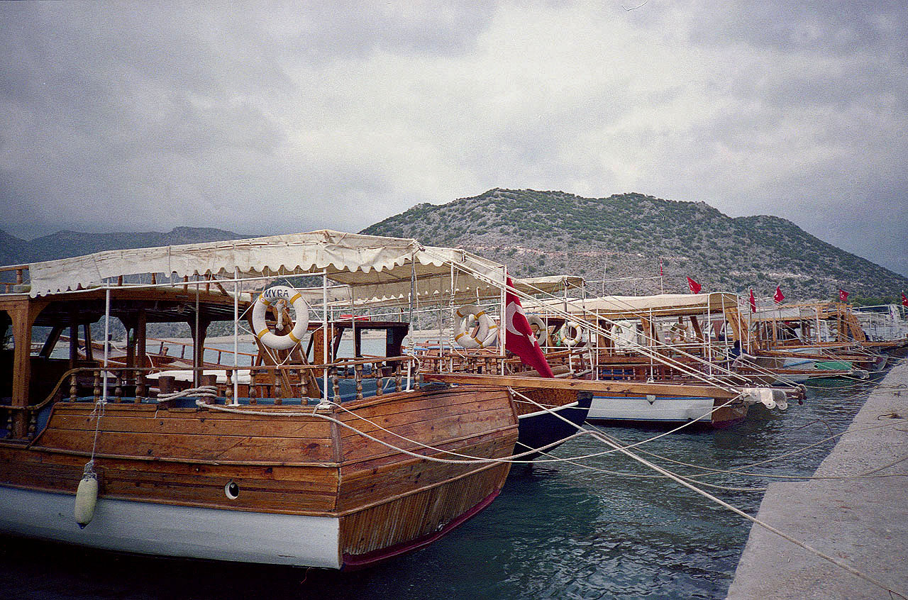 03.04.1993 | Hafen   | Touristenboote im Hafen