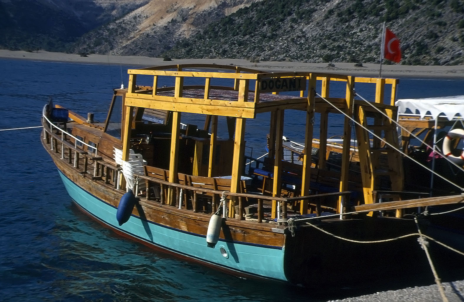 20.04.1993 | Hafen   | Touristenboot im Hafen