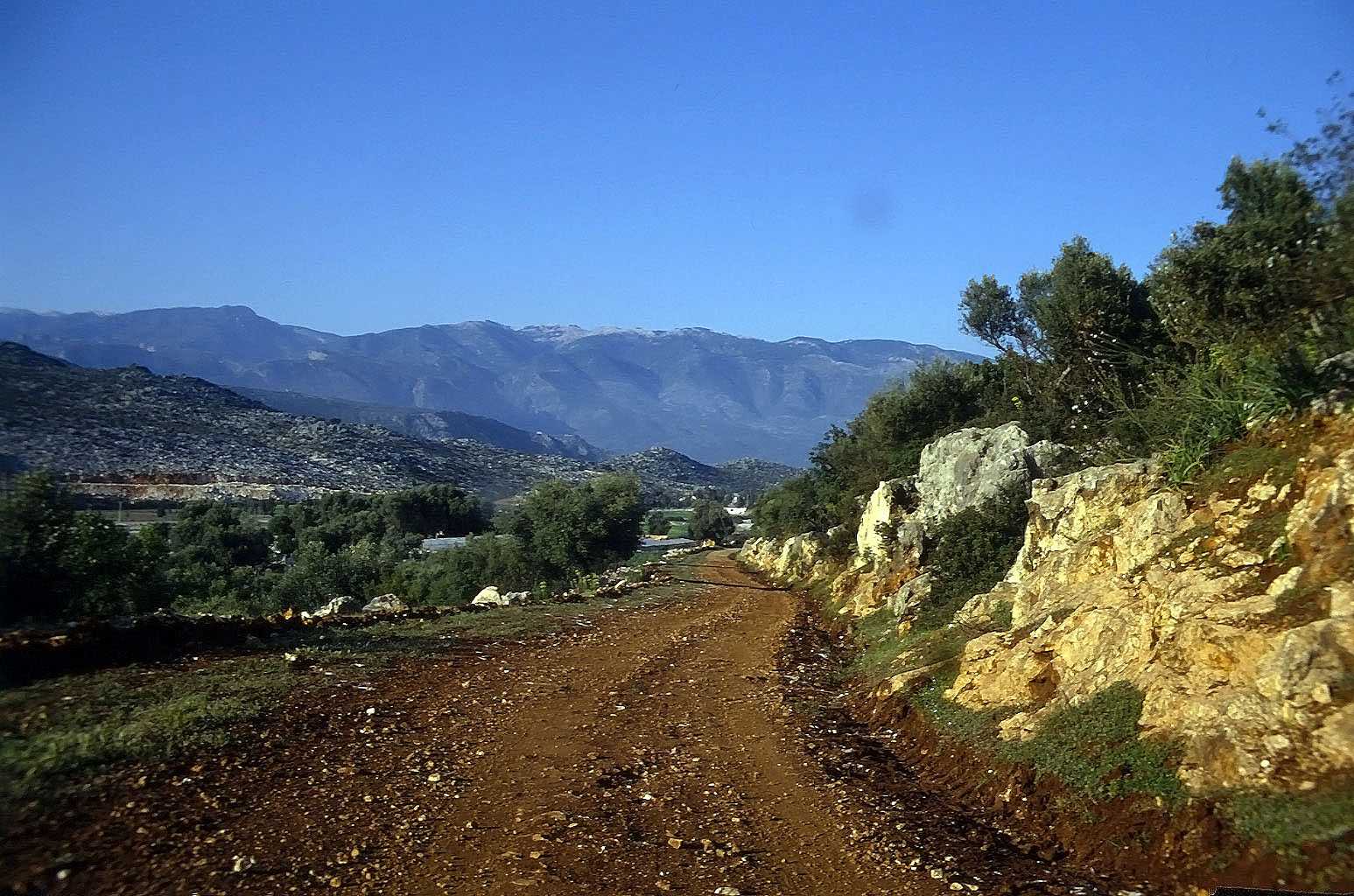 20.04.1993 | Andriake | der Weg ins Stadtgelände