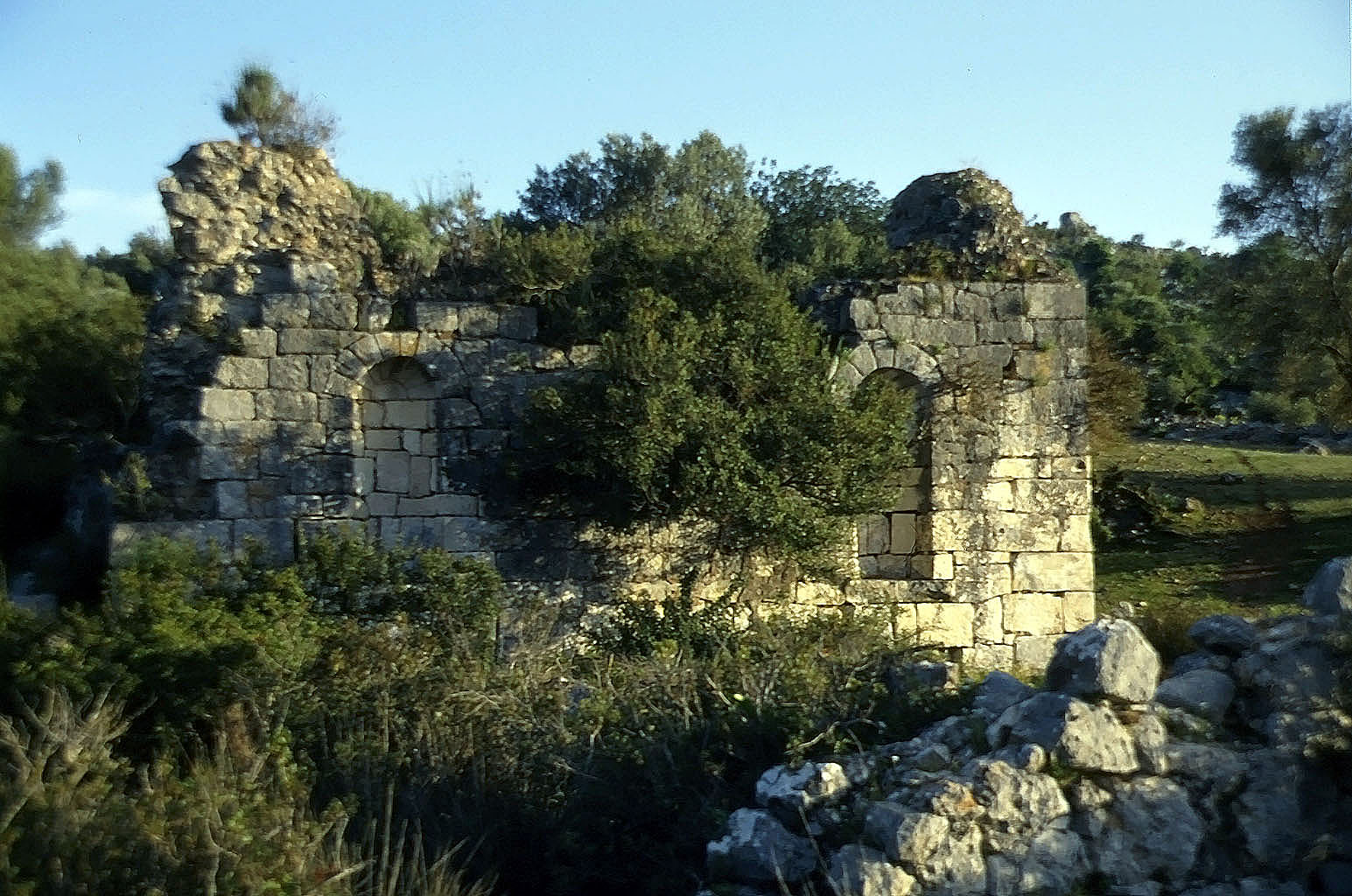 20.04.1993 | Andriake | Kirchenreste