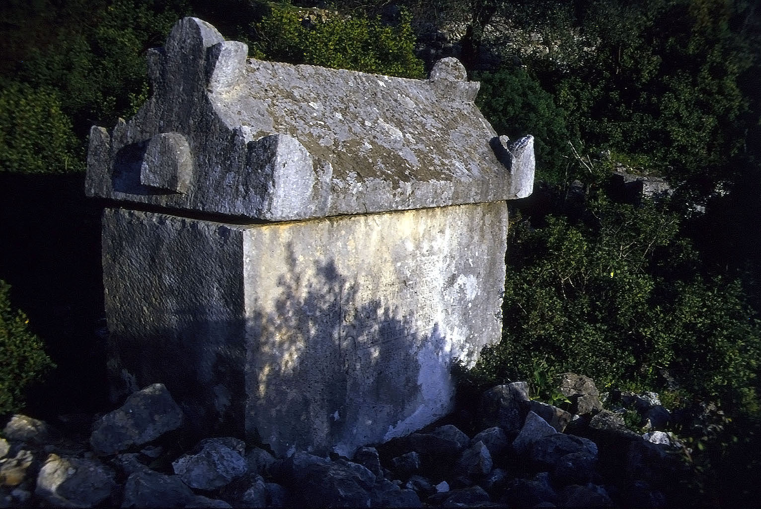 20.04.1993 | Andriake | Sarkophag im Flußdelta