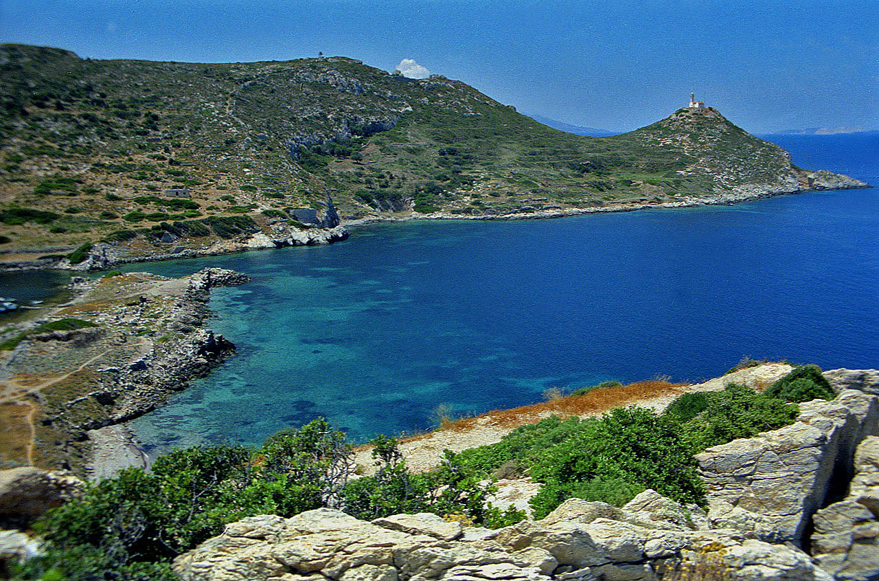 30.05.1996 | Stadtmauer | Mauerreste vor Kriegshafen und Leuchtturm