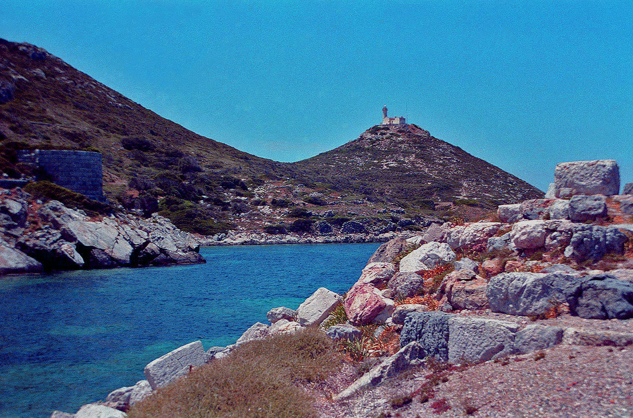 30.05.1996 | Kriegshafen | Kriegshafenmauer vor Leuchtturm