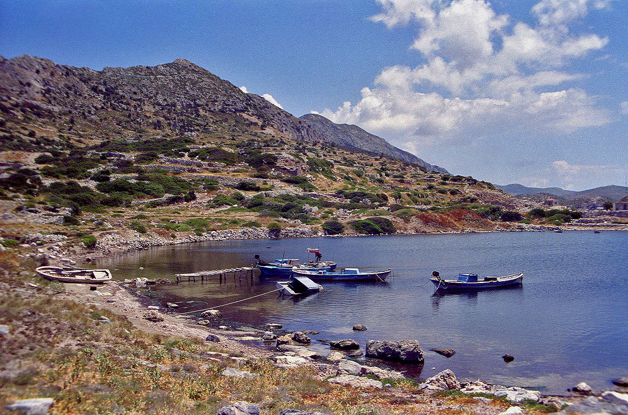 30.05.1996 | Kriegshafen | Stadtgebiet hinter Booten auf dem Kriegshafen