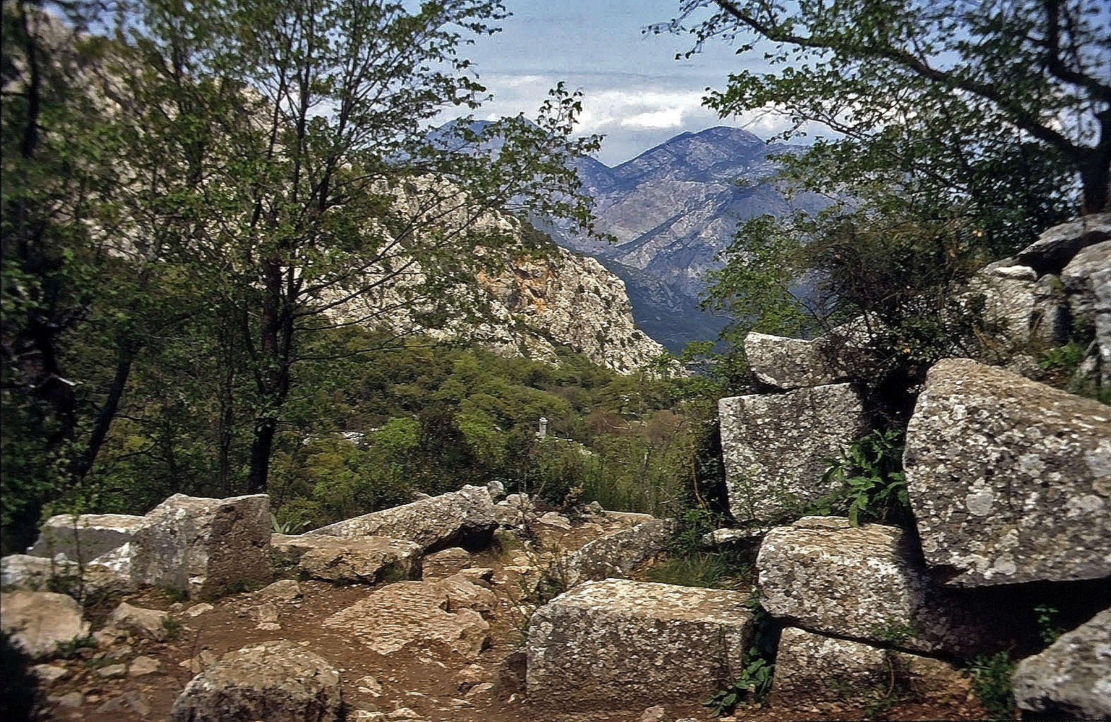 01.05.1993 | Königsstrasse   | Mauerwerk an der Königsstrasse