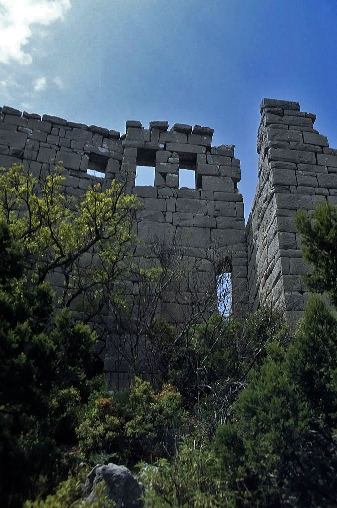 01.05.1993 | Theater   | Stützmauern des Theaters