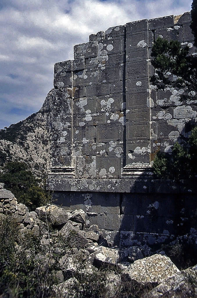 01.05.1993 | Bouleuterion | kunstvoll gestaltete Aussenmauern